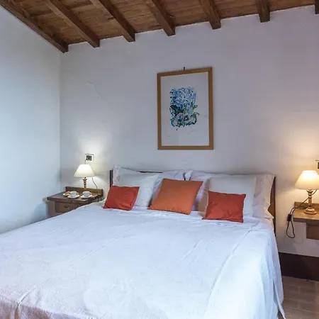 La Cerqua 8, Emma Villa Gualdo Cattaneo