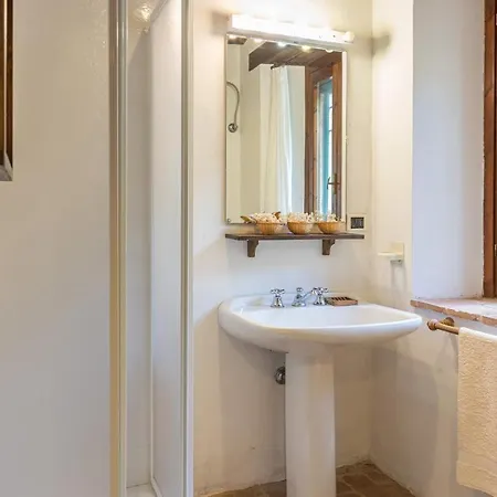 La Cerqua 8, Emma Villa